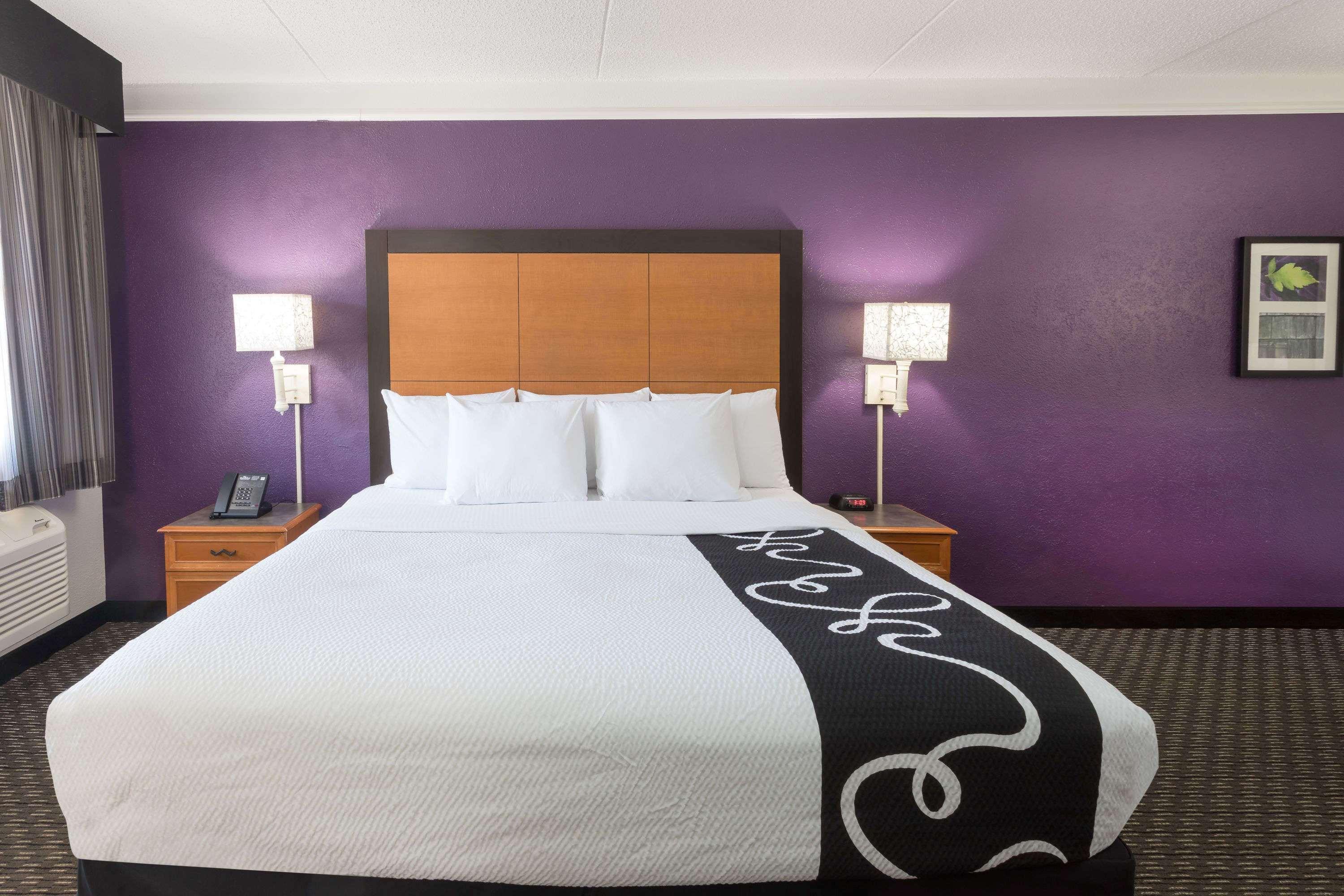 Baymont By Wyndham Greenville Woodruff Rd Extérieur photo