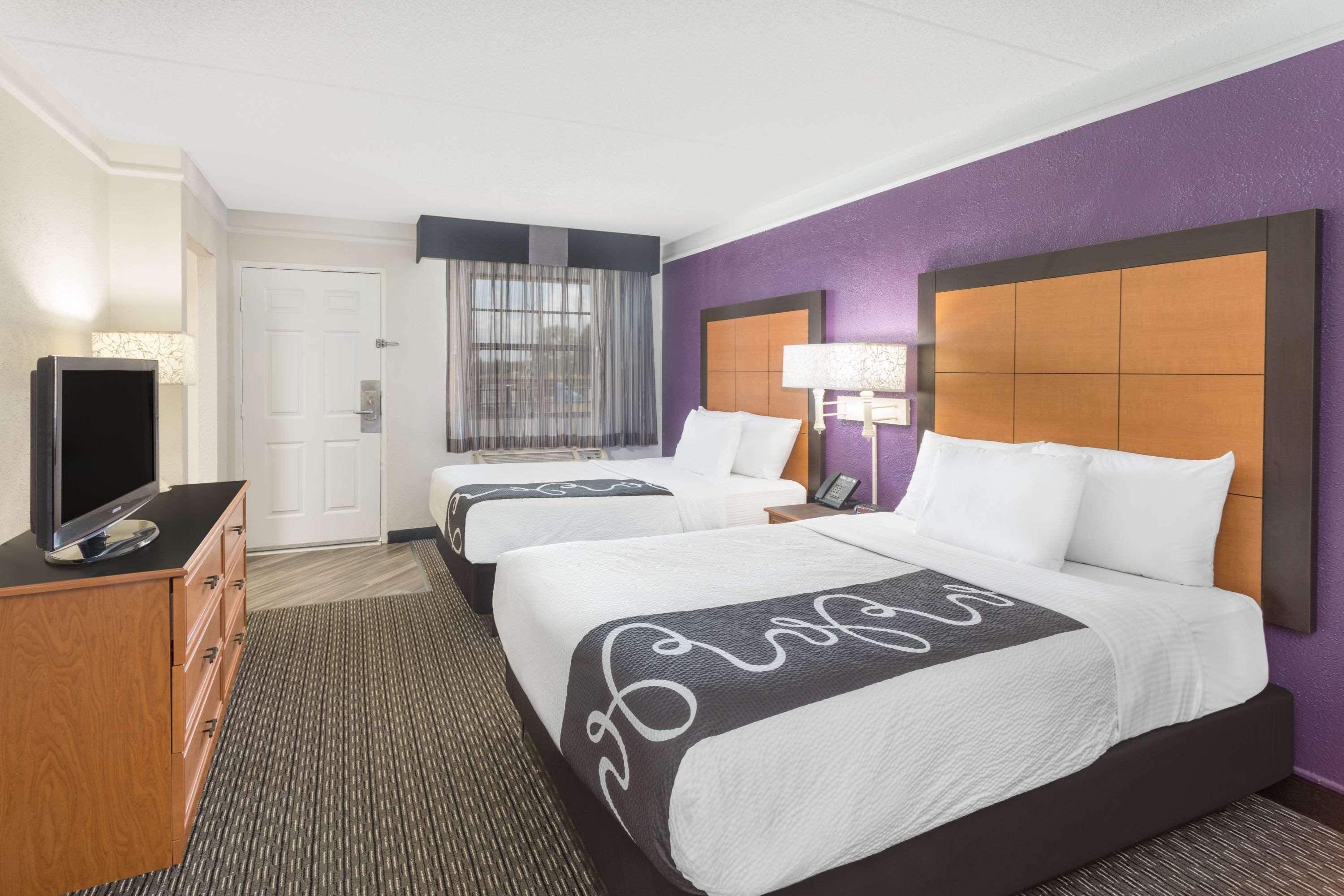 Baymont By Wyndham Greenville Woodruff Rd Extérieur photo