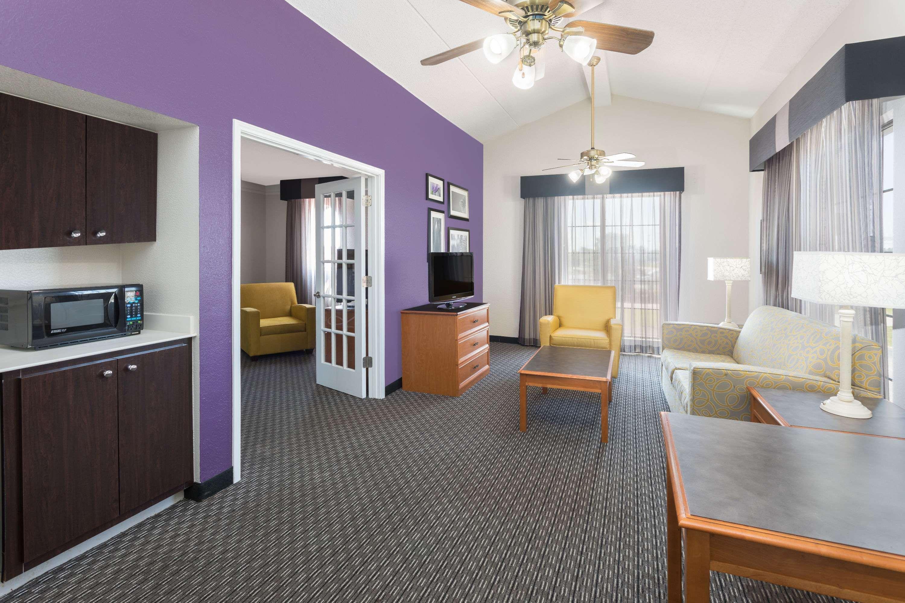 Baymont By Wyndham Greenville Woodruff Rd Extérieur photo