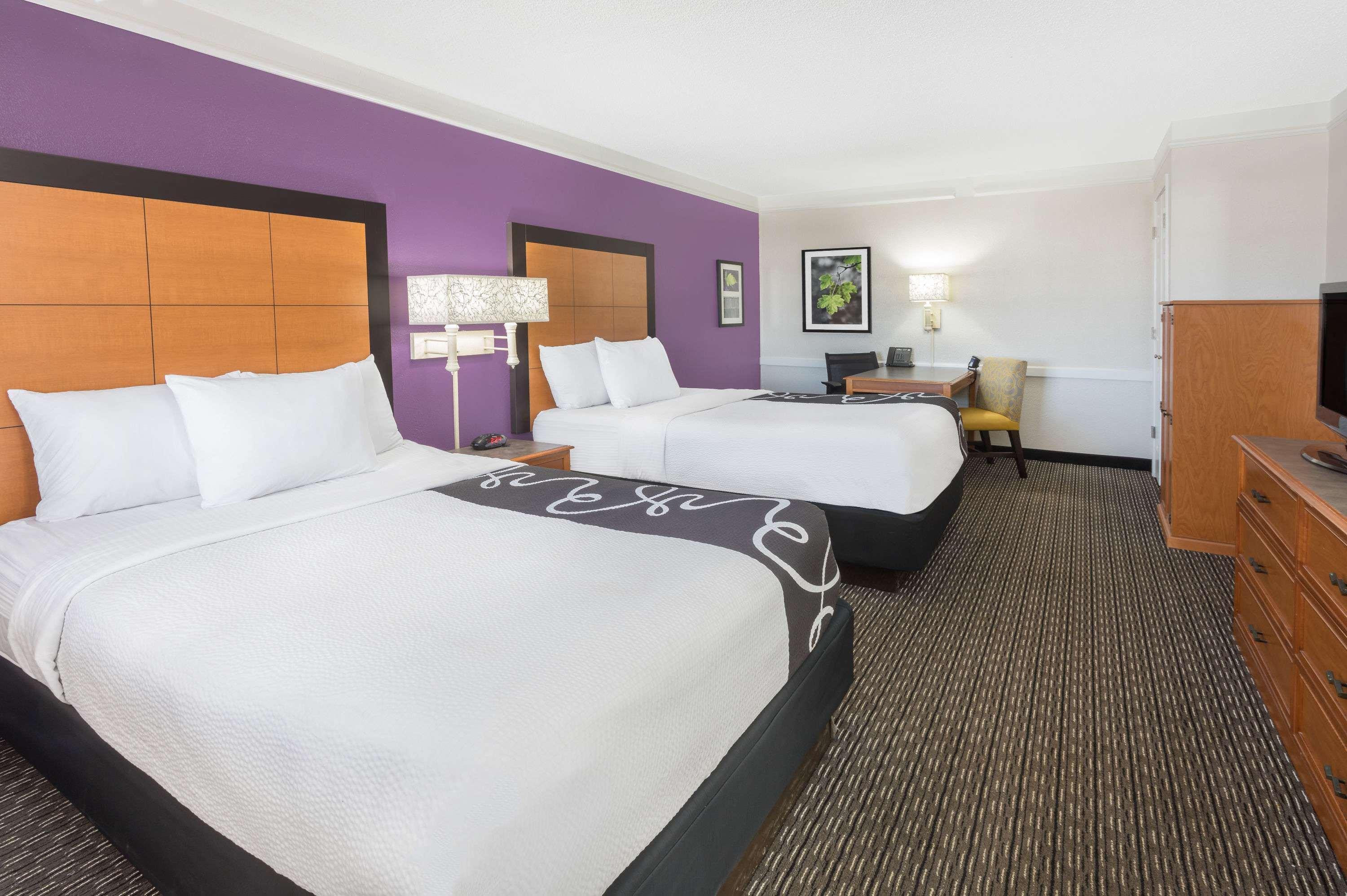 Baymont By Wyndham Greenville Woodruff Rd Extérieur photo