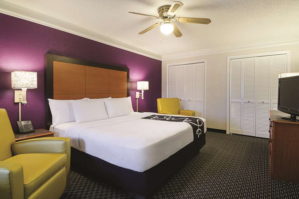 Baymont By Wyndham Greenville Woodruff Rd Chambre photo