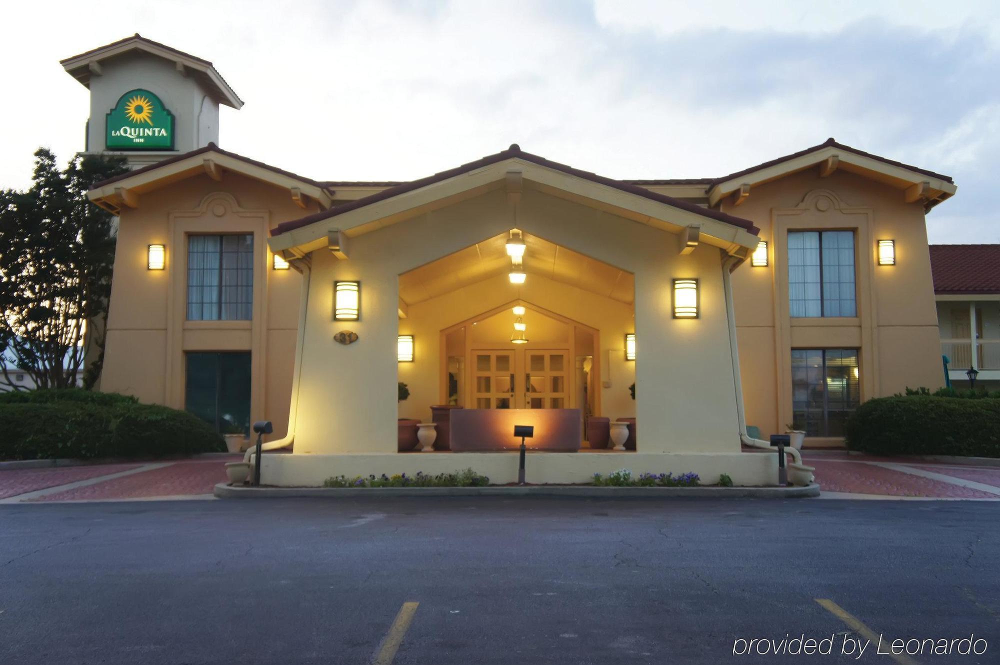 Baymont By Wyndham Greenville Woodruff Rd Extérieur photo