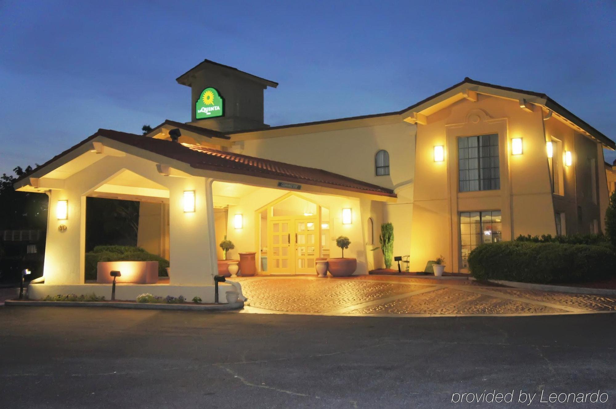 Baymont By Wyndham Greenville Woodruff Rd Extérieur photo