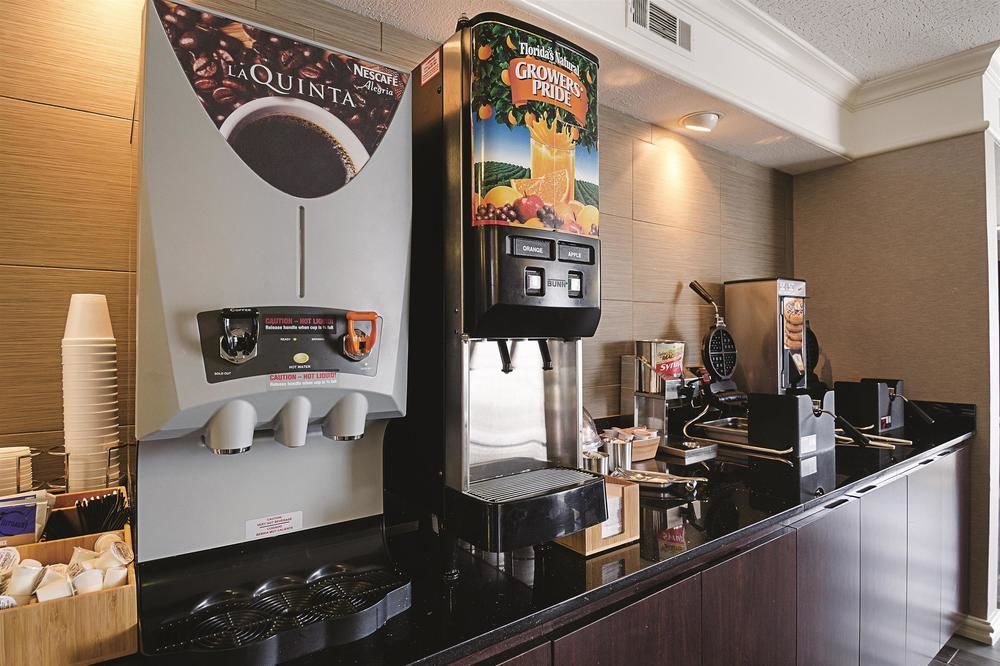 Baymont By Wyndham Greenville Woodruff Rd Extérieur photo