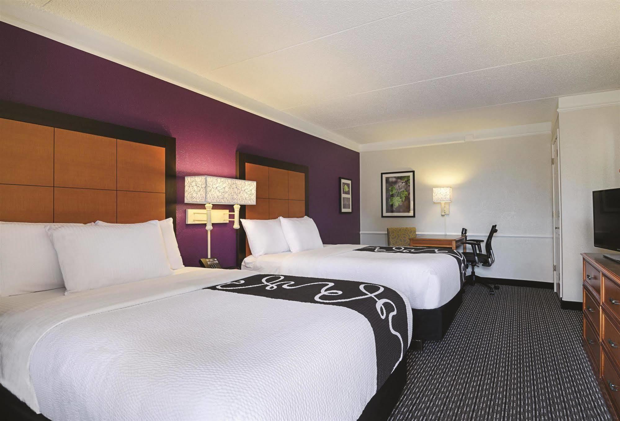 Baymont By Wyndham Greenville Woodruff Rd Extérieur photo