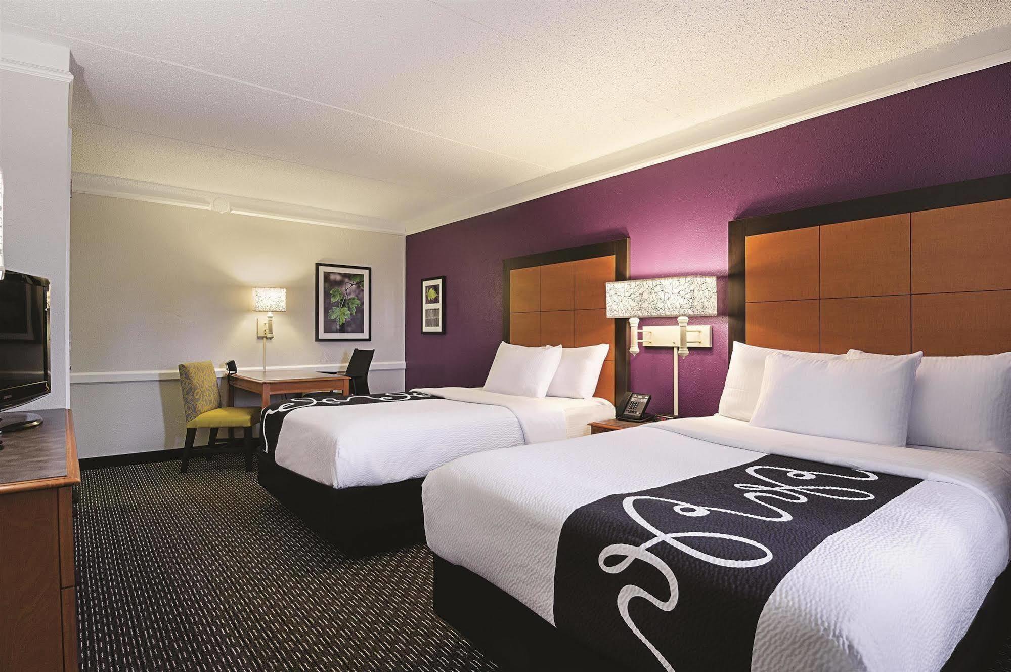 Baymont By Wyndham Greenville Woodruff Rd Extérieur photo